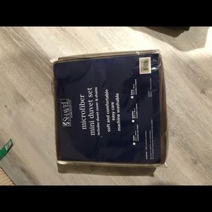 King size brown duvet with 4 bonus pillow shams